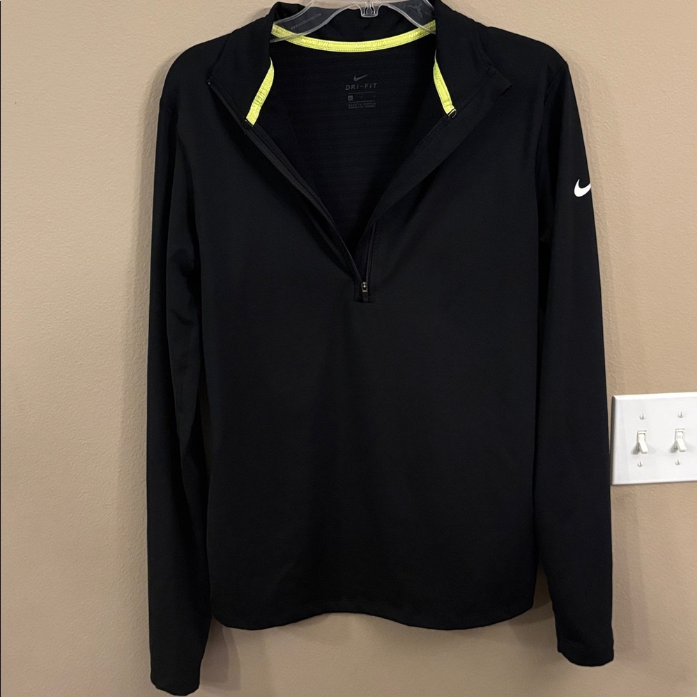 Women’s Nike Black Size Large Quarter Zip with Thumb Band